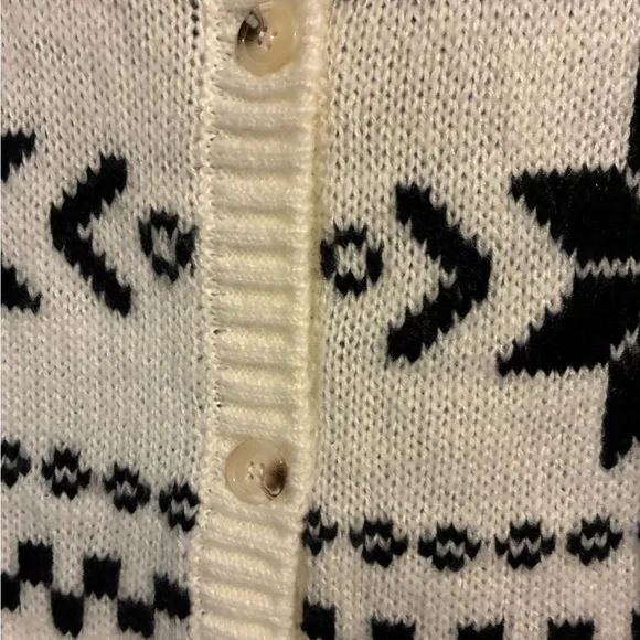 NWT Hem & Thread Black and White Sweater Size Small - Picture 3 of 12